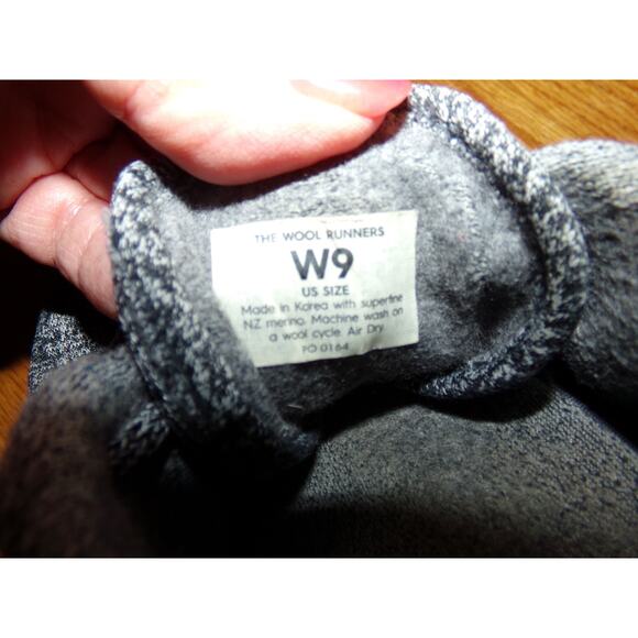 Allbirds Wool Runners size 9 Women Excellent Condition Preowned - Picture 4 of 5